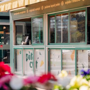 Dragi prijatelji,
Od utorka, 02.09., #PITACUT poslovnica na Tržnici Utrine radi sukladno novom radnom vremenu:

📍UTORAK - SUBOTA: 08:00-15:00
📍NEDJELJA: 08:00-14:00
PONEDJELJKOM ne radimo.

Vidimo se ♥️